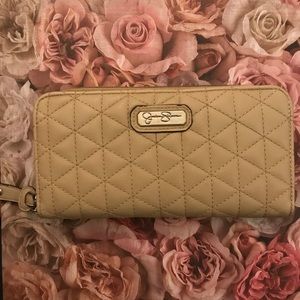Jessica Simpson wallet